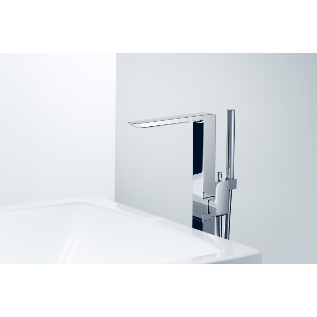 TOTO TBG02306 GR Freestanding Tub Filler Chrome 2